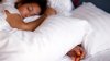 Mujer encuentra a intruso debajo de la cama en la habitación de un hotel en Doral