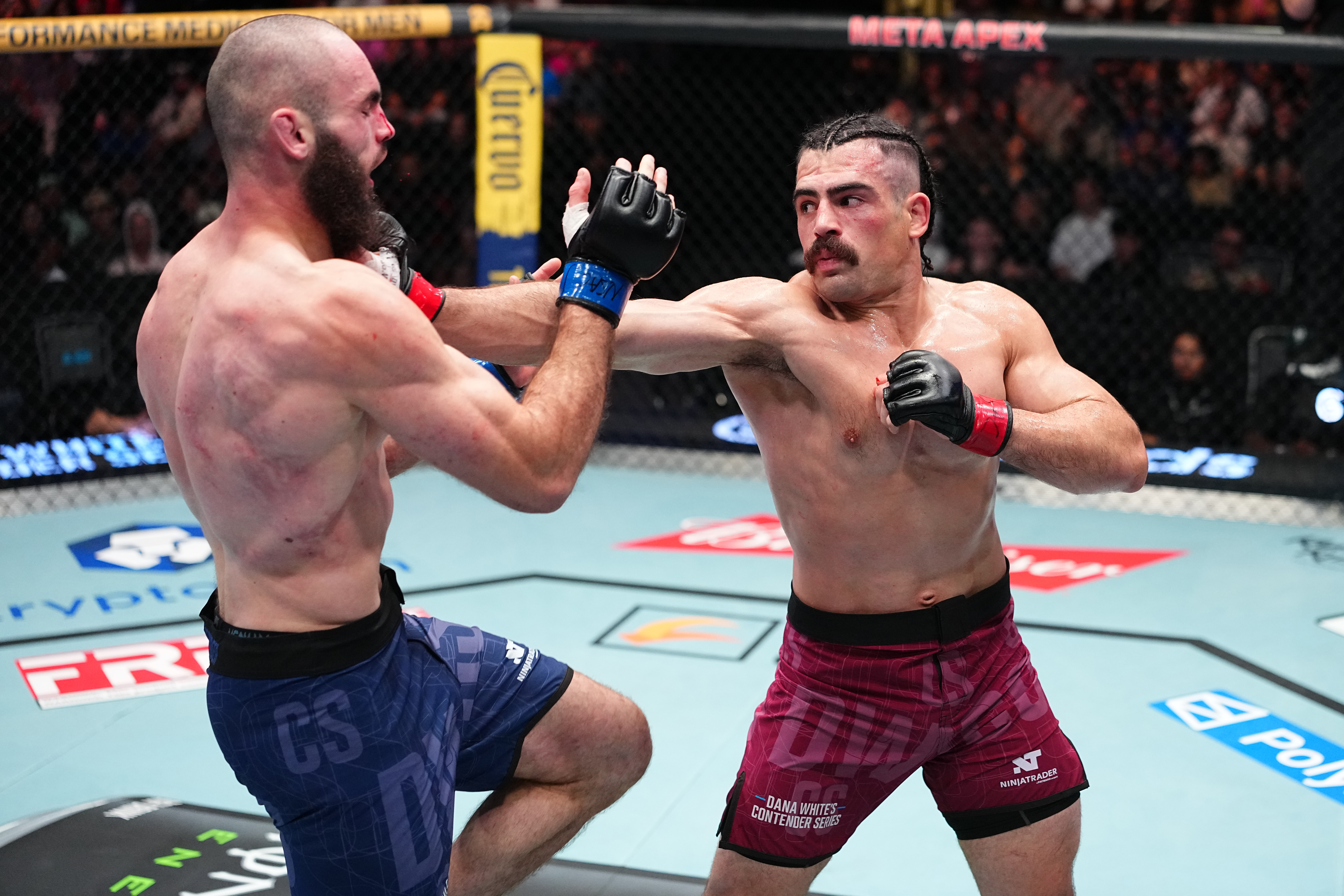 Agente de Miami-Dade obtiene un contrato para pelear en la UFC