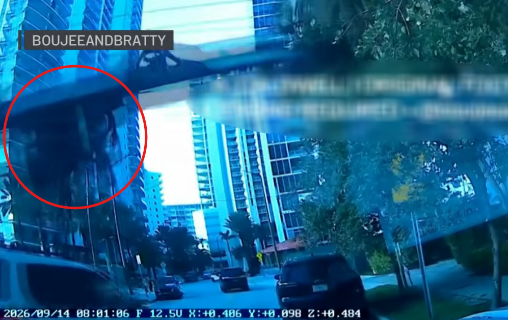 Nuevo video capta momento exacto en que perforadora de construcción cae sobre vehículo en Brickell