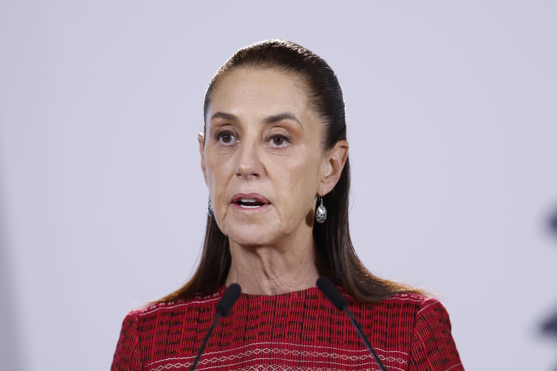 Sheinbaum niega consumir drogas y responde sobre regulación de contenidos violentos en redes