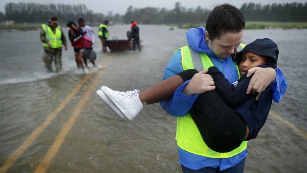Fotos: dramáticos rescates en las entrañas del huracán Florence