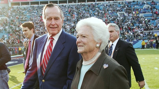 Razones por las cuales recordar a la exprimera dama Barbara Bush 