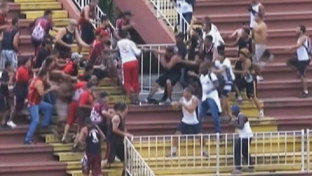 Video: Batalla campal en el futbol brasileño