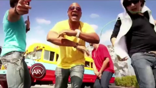 Video: "Himno" del verano con Proyecto Uno