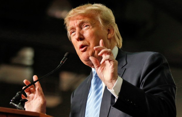 Video: Trump declara tener 10,000 millones de dólares