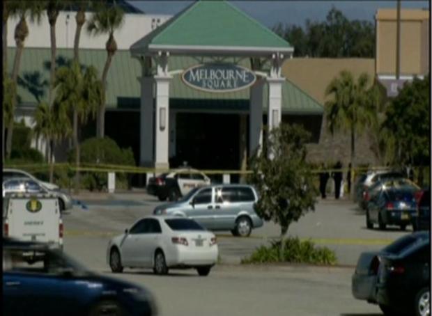 Video: Dos muertos tras tiroteo en mall de Florida
