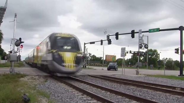 [TLMD - MIA] Conductor muere tras accidente contra tren