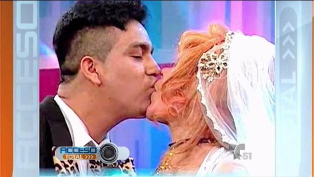 Se casa "La Tigresa del Oriente" con novio 45 años menor que ella