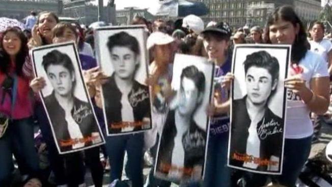 215,000 “Beliebers” en el Zócalo