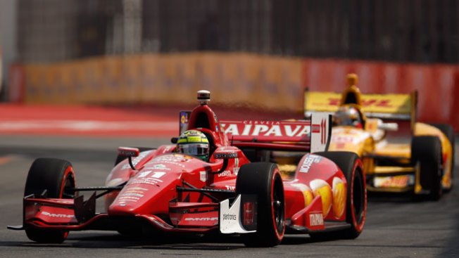 Brasileño gana 500 millas en la Indy Car