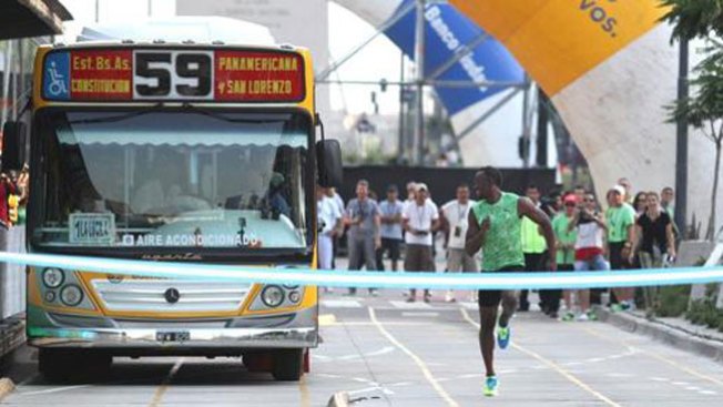 Usain Bolt nunca perderá el autobús