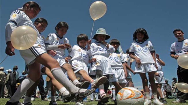 "Merengues" fundarán escuelas en Sudamérica