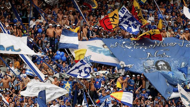 Cancelan juego por hinchas muertos