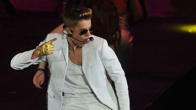 ¡Se lanzaron contra Justin Bieber!