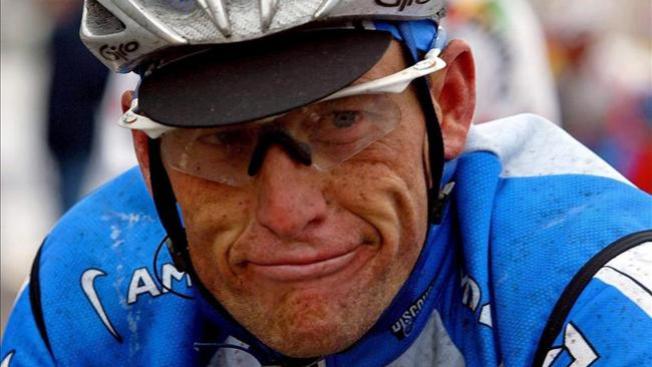 "Arrebatan" títulos a Armstrong