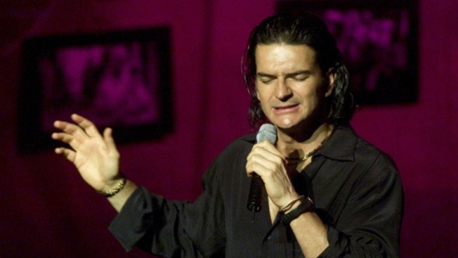 Ricardo Arjona le canta a indocumentados