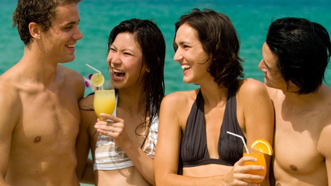 Miamenses podrían beber en la playa