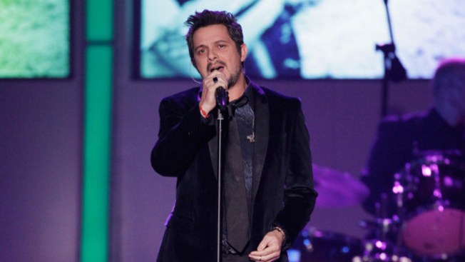 Alejandro Sanz pasará por la universidad