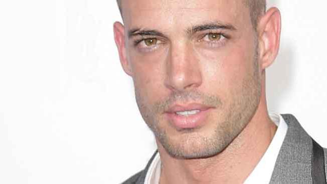 William Levy está listo para desnudarse