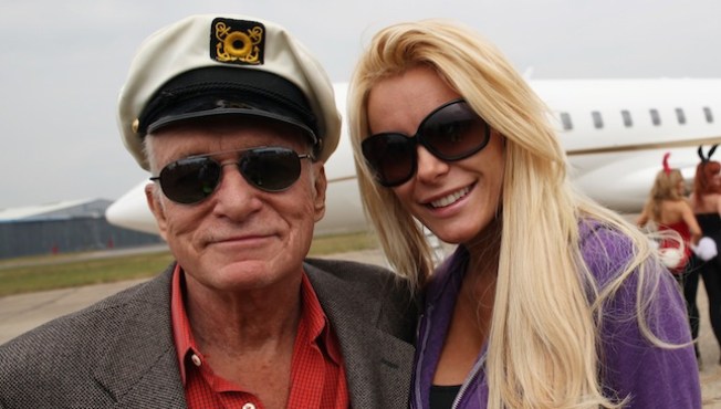 Hugh Hefner perdona plantón
