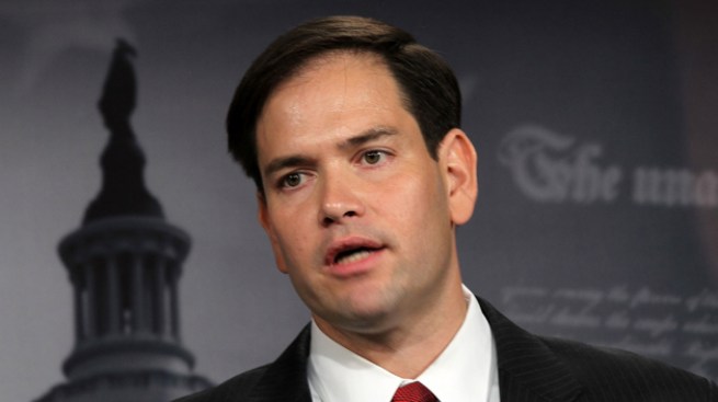 Espaldarazo de senador Rubio a Romney