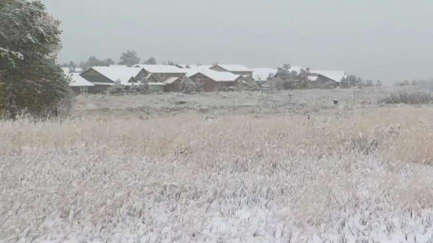 Nieve Empieza A Dejar Acumulados En Golden